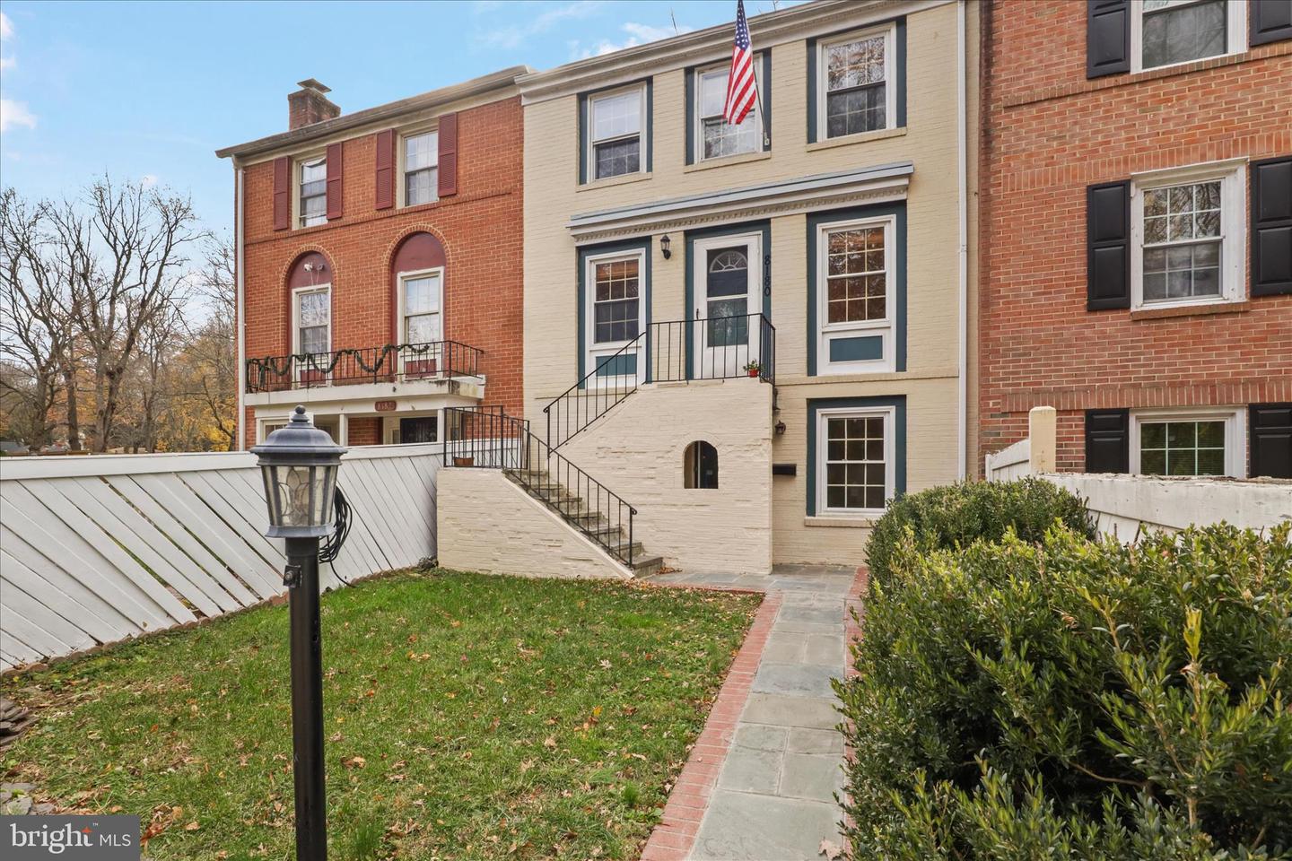 8180 FERNLAKE CT, ALEXANDRIA, Virginia 22309, 4 Bedrooms Bedrooms, ,3 BathroomsBathrooms,Residential,For sale,8180 FERNLAKE CT,VAFX2279320 MLS # VAFX2279320