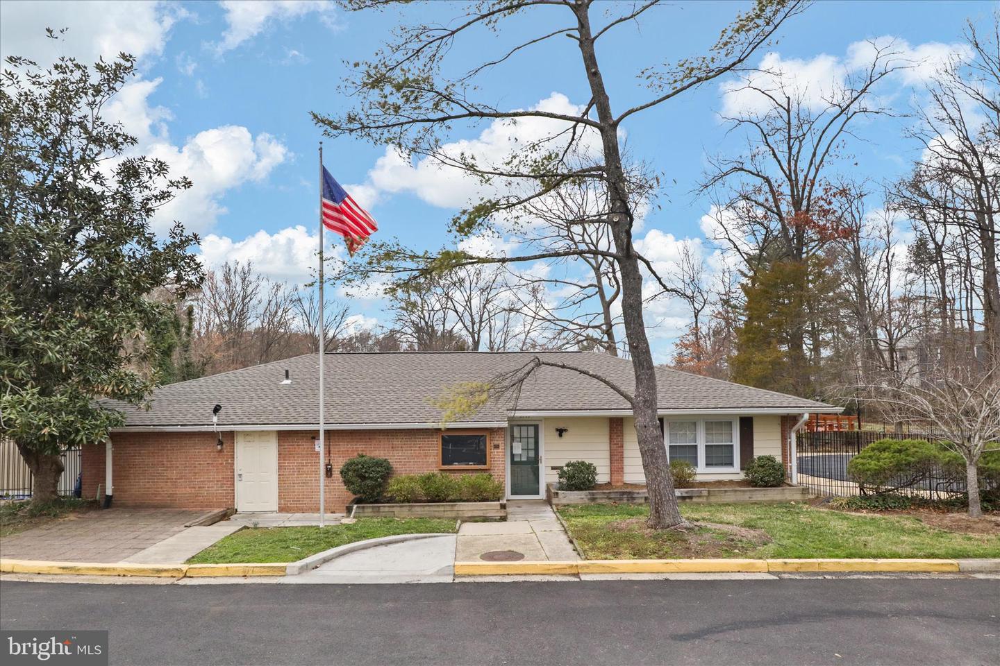 8180 FERNLAKE CT, ALEXANDRIA, Virginia 22309, 4 Bedrooms Bedrooms, ,3 BathroomsBathrooms,Residential,For sale,8180 FERNLAKE CT,VAFX2279320 MLS # VAFX2279320