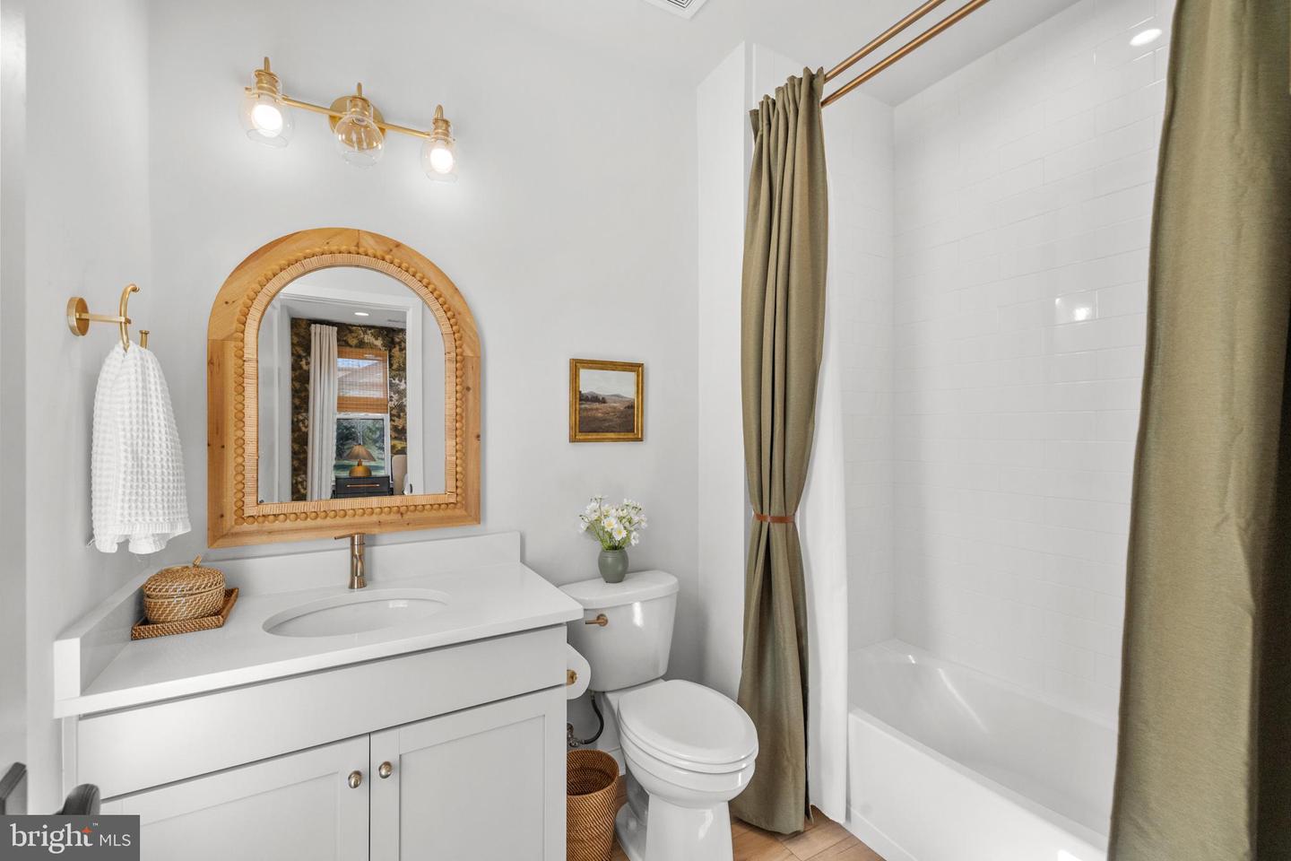 22962 SULLIVANS COVE SQ, BRAMBLETON, Virginia 20148, 4 Bedrooms Bedrooms, ,3 BathroomsBathrooms,Residential,For sale,22962 SULLIVANS COVE SQ,VALO2111210 MLS # VALO2111210