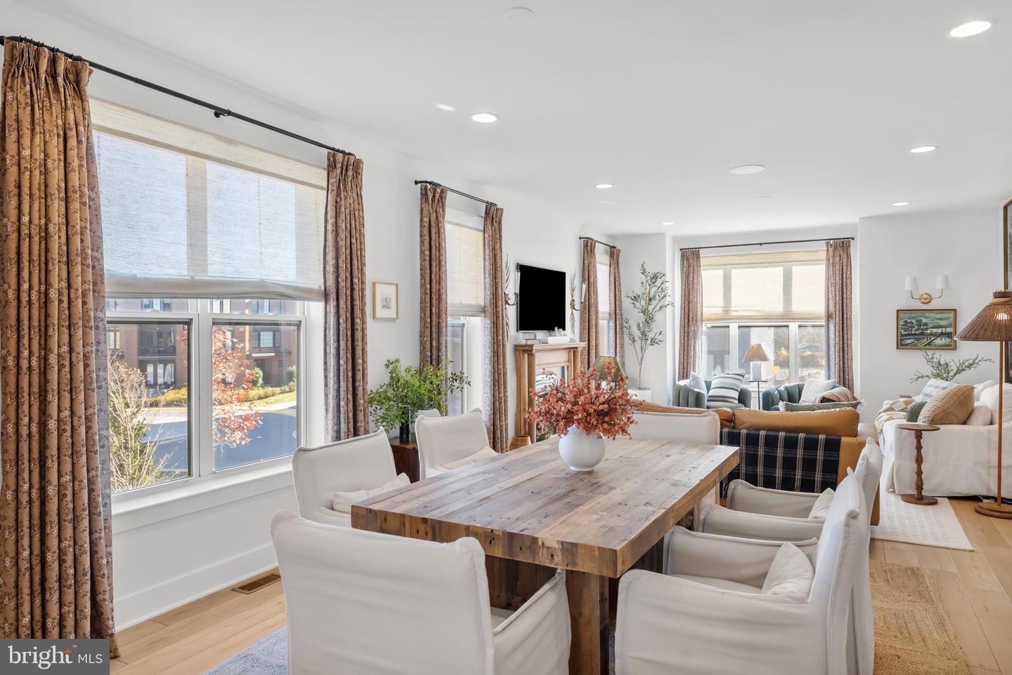 22962 SULLIVANS COVE SQ, BRAMBLETON, Virginia 20148, 4 Bedrooms Bedrooms, ,3 BathroomsBathrooms,Residential,For sale,22962 SULLIVANS COVE SQ,VALO2111210 MLS # VALO2111210