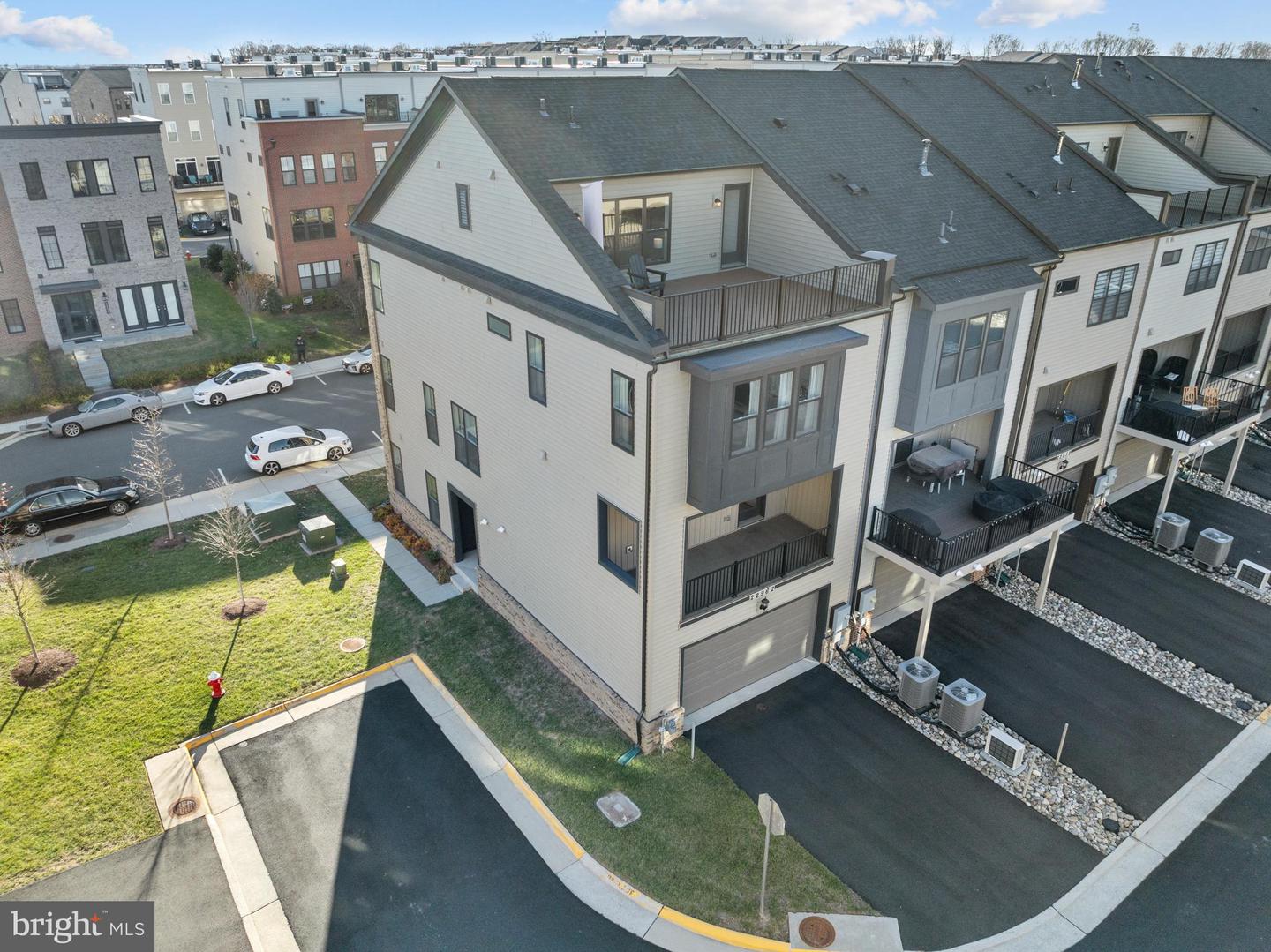 22962 SULLIVANS COVE SQ, BRAMBLETON, Virginia 20148, 4 Bedrooms Bedrooms, ,3 BathroomsBathrooms,Residential,For sale,22962 SULLIVANS COVE SQ,VALO2111210 MLS # VALO2111210