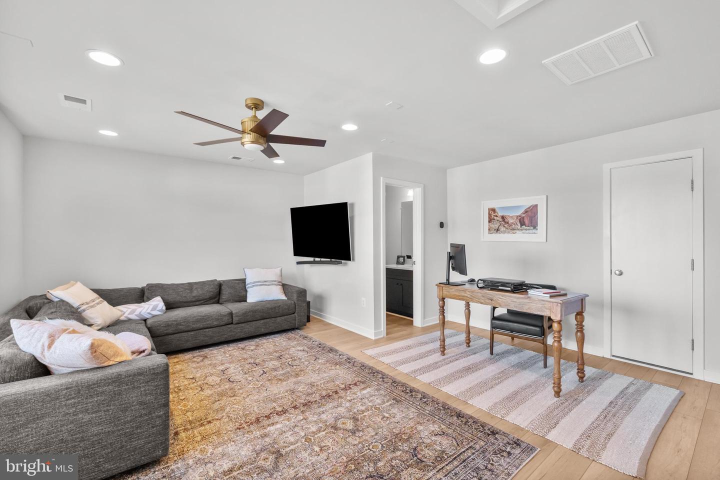 22962 SULLIVANS COVE SQ, BRAMBLETON, Virginia 20148, 4 Bedrooms Bedrooms, ,3 BathroomsBathrooms,Residential,For sale,22962 SULLIVANS COVE SQ,VALO2111210 MLS # VALO2111210