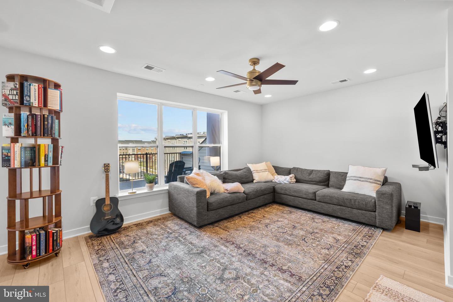 22962 SULLIVANS COVE SQ, BRAMBLETON, Virginia 20148, 4 Bedrooms Bedrooms, ,3 BathroomsBathrooms,Residential,For sale,22962 SULLIVANS COVE SQ,VALO2111210 MLS # VALO2111210