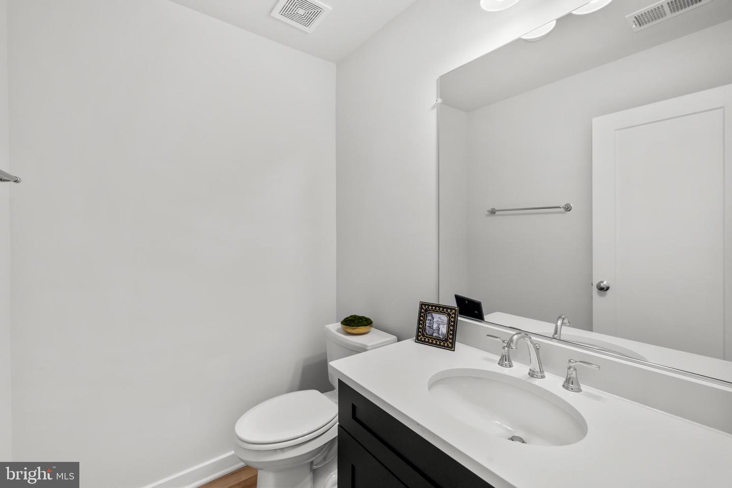 22962 SULLIVANS COVE SQ, BRAMBLETON, Virginia 20148, 4 Bedrooms Bedrooms, ,3 BathroomsBathrooms,Residential,For sale,22962 SULLIVANS COVE SQ,VALO2111210 MLS # VALO2111210