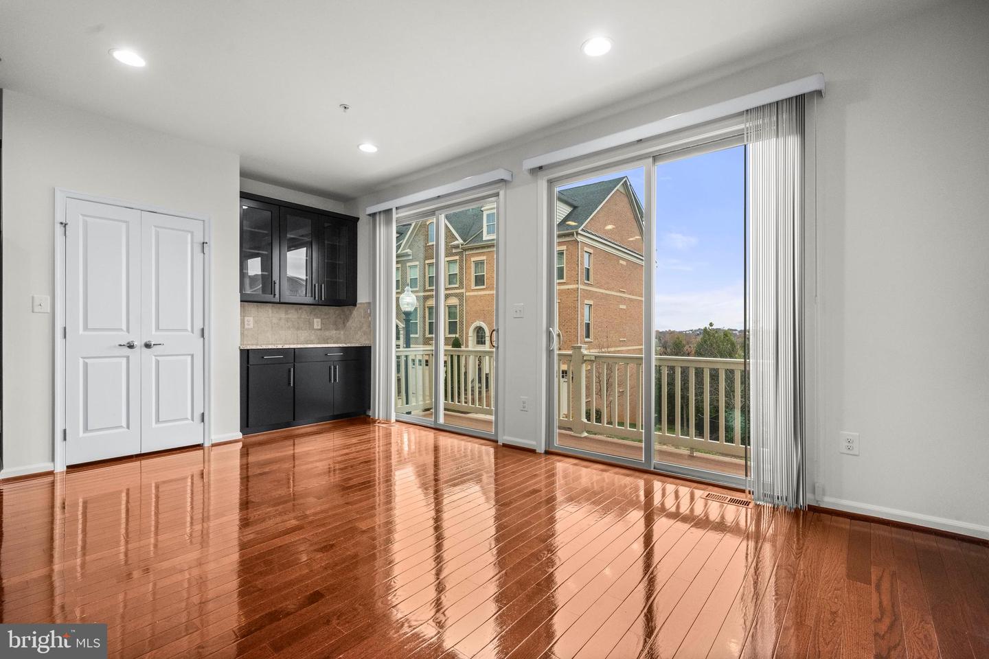 3139 FORT LINCOLN DR NE, WASHINGTON, District Of Columbia 20018, 4 Bedrooms Bedrooms, ,4 BathroomsBathrooms,Residential,For sale,3139 FORT LINCOLN DR NE,DCDC2232044 MLS # DCDC2232044