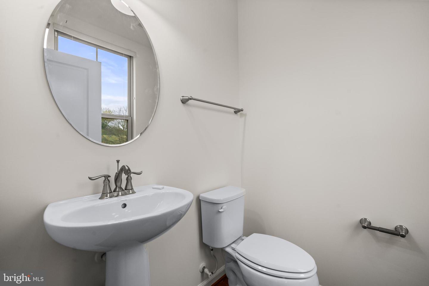 3139 FORT LINCOLN DR NE, WASHINGTON, District Of Columbia 20018, 4 Bedrooms Bedrooms, ,4 BathroomsBathrooms,Residential,For sale,3139 FORT LINCOLN DR NE,DCDC2232044 MLS # DCDC2232044