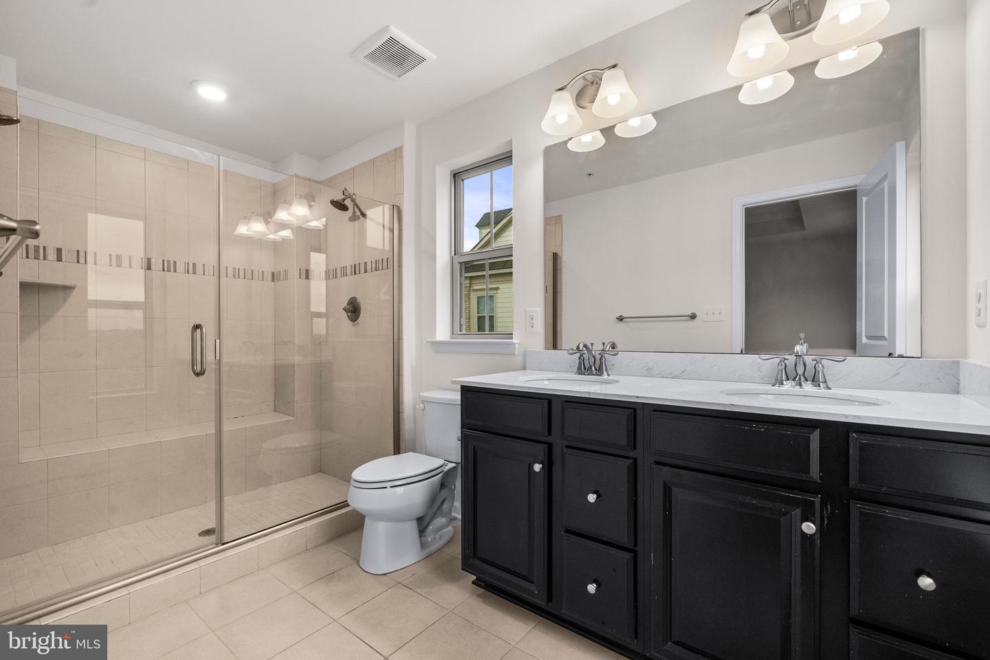 3139 FORT LINCOLN DR NE, WASHINGTON, District Of Columbia 20018, 4 Bedrooms Bedrooms, ,4 BathroomsBathrooms,Residential,For sale,3139 FORT LINCOLN DR NE,DCDC2232044 MLS # DCDC2232044