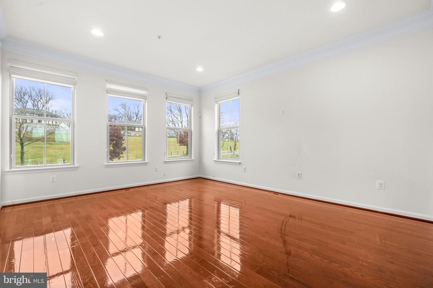 3139 FORT LINCOLN DR NE, WASHINGTON, District Of Columbia 20018, 4 Bedrooms Bedrooms, ,4 BathroomsBathrooms,Residential,For sale,3139 FORT LINCOLN DR NE,DCDC2232044 MLS # DCDC2232044