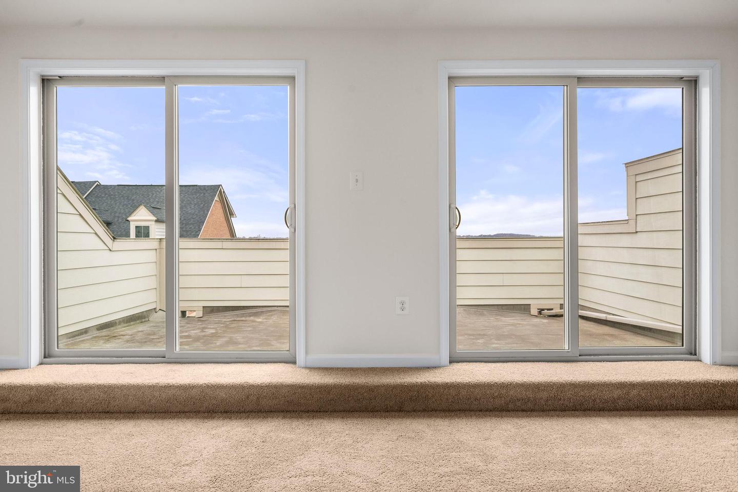 3139 FORT LINCOLN DR NE, WASHINGTON, District Of Columbia 20018, 4 Bedrooms Bedrooms, ,4 BathroomsBathrooms,Residential,For sale,3139 FORT LINCOLN DR NE,DCDC2232044 MLS # DCDC2232044