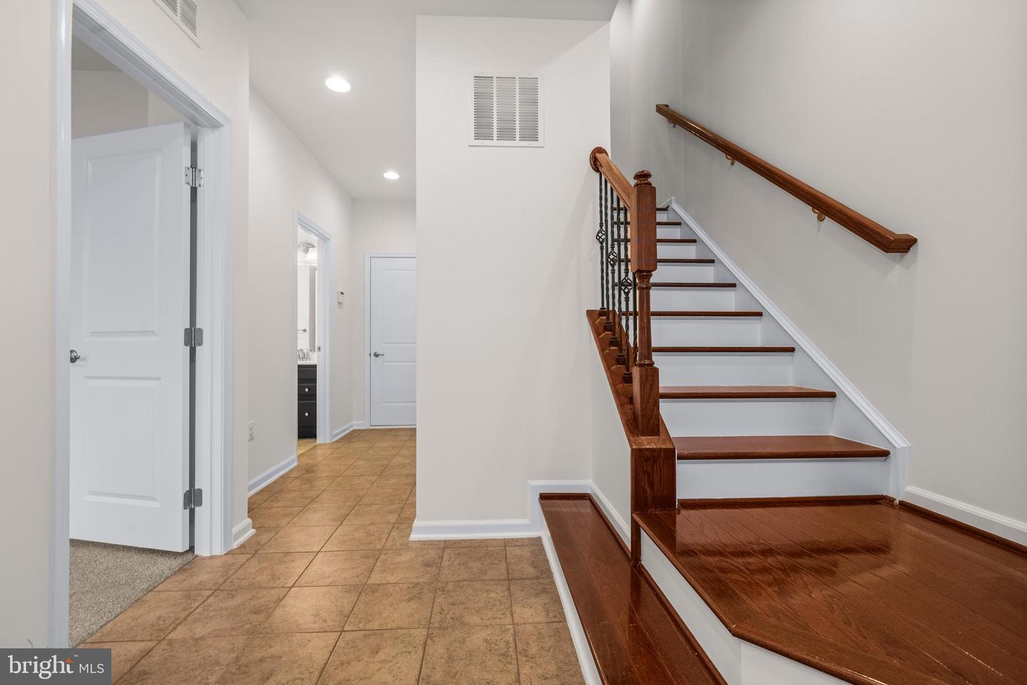 3139 FORT LINCOLN DR NE, WASHINGTON, District Of Columbia 20018, 4 Bedrooms Bedrooms, ,4 BathroomsBathrooms,Residential,For sale,3139 FORT LINCOLN DR NE,DCDC2232044 MLS # DCDC2232044