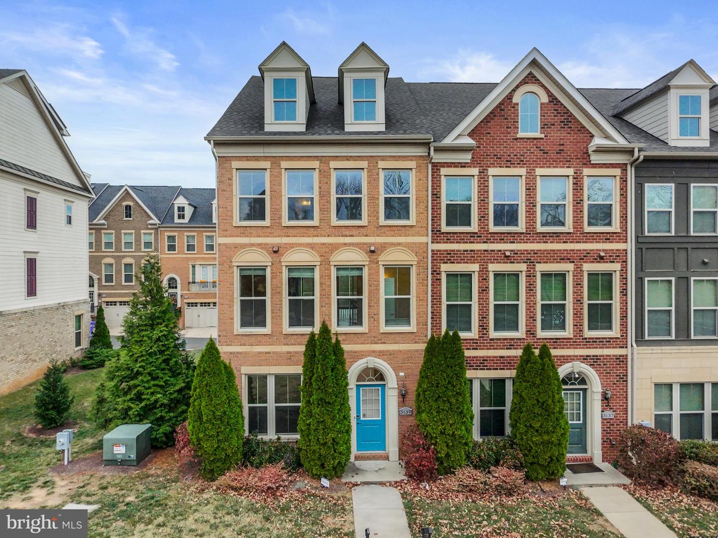 3139 FORT LINCOLN DR NE, WASHINGTON, District Of Columbia 20018, 4 Bedrooms Bedrooms, ,4 BathroomsBathrooms,Residential,For sale,3139 FORT LINCOLN DR NE,DCDC2232044 MLS # DCDC2232044