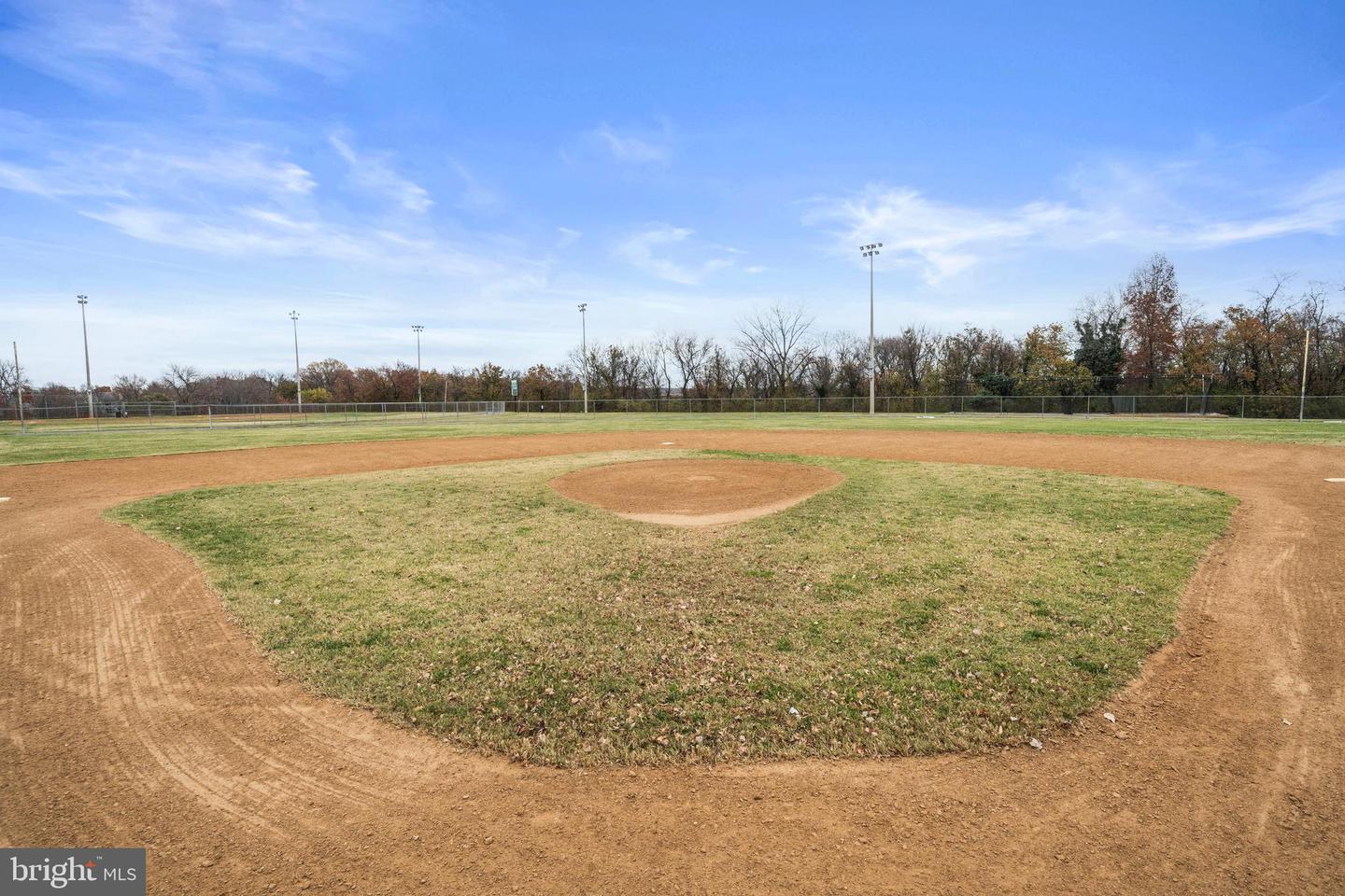 3139 FORT LINCOLN DR NE, WASHINGTON, District Of Columbia 20018, 4 Bedrooms Bedrooms, ,4 BathroomsBathrooms,Residential,For sale,3139 FORT LINCOLN DR NE,DCDC2232044 MLS # DCDC2232044