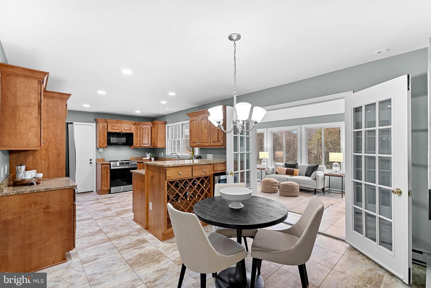 10207 OXFORDSHIRE RD, GREAT FALLS, Virginia 22066, 3 Bedrooms Bedrooms, ,2 BathroomsBathrooms,Residential,For sale,10207 OXFORDSHIRE RD,VAFX2279386 MLS # VAFX2279386