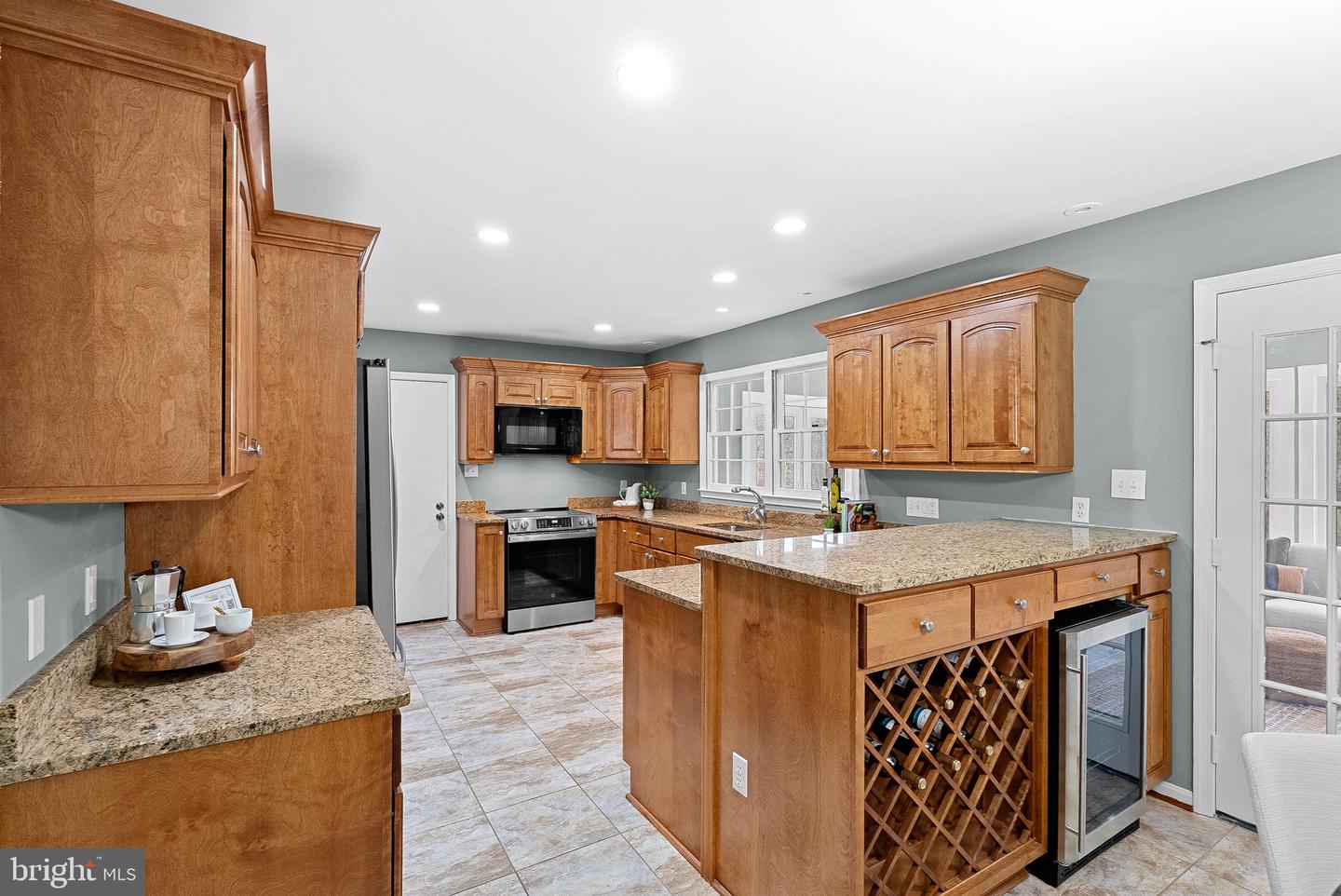 10207 OXFORDSHIRE RD, GREAT FALLS, Virginia 22066, 3 Bedrooms Bedrooms, ,2 BathroomsBathrooms,Residential,For sale,10207 OXFORDSHIRE RD,VAFX2279386 MLS # VAFX2279386