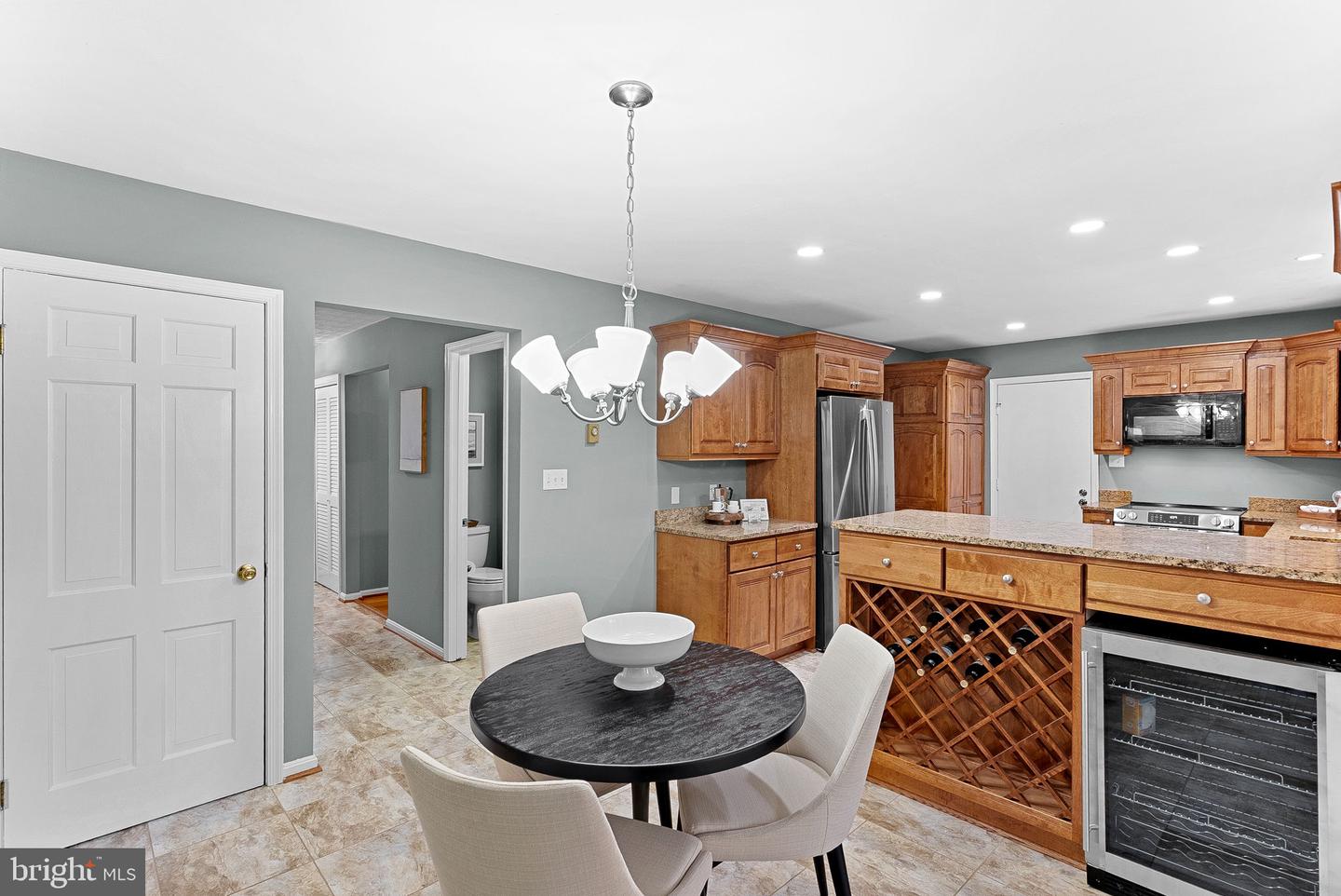 10207 OXFORDSHIRE RD, GREAT FALLS, Virginia 22066, 3 Bedrooms Bedrooms, ,2 BathroomsBathrooms,Residential,For sale,10207 OXFORDSHIRE RD,VAFX2279386 MLS # VAFX2279386