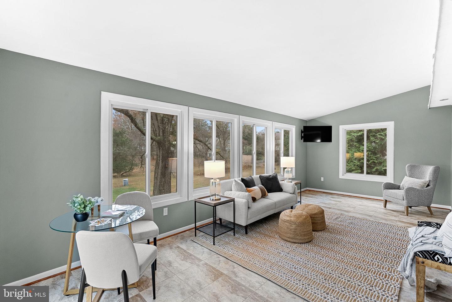 10207 OXFORDSHIRE RD, GREAT FALLS, Virginia 22066, 3 Bedrooms Bedrooms, ,2 BathroomsBathrooms,Residential,For sale,10207 OXFORDSHIRE RD,VAFX2279386 MLS # VAFX2279386