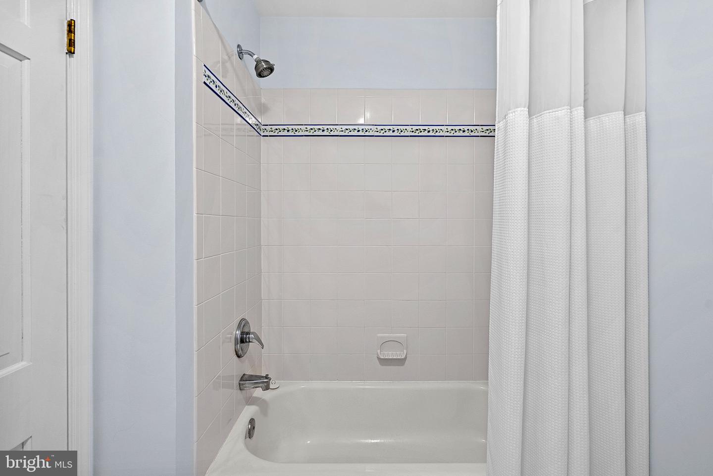 10207 OXFORDSHIRE RD, GREAT FALLS, Virginia 22066, 3 Bedrooms Bedrooms, ,2 BathroomsBathrooms,Residential,For sale,10207 OXFORDSHIRE RD,VAFX2279386 MLS # VAFX2279386