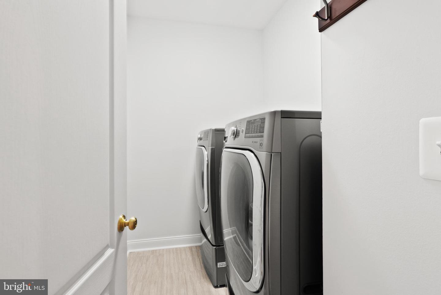 20116 WHISTLING STRAITS PL, ASHBURN, Virginia 20147, 5 Bedrooms Bedrooms, 18 Rooms Rooms,4 BathroomsBathrooms,Residential,For sale,20116 WHISTLING STRAITS PL,VALO2111236 MLS # VALO2111236