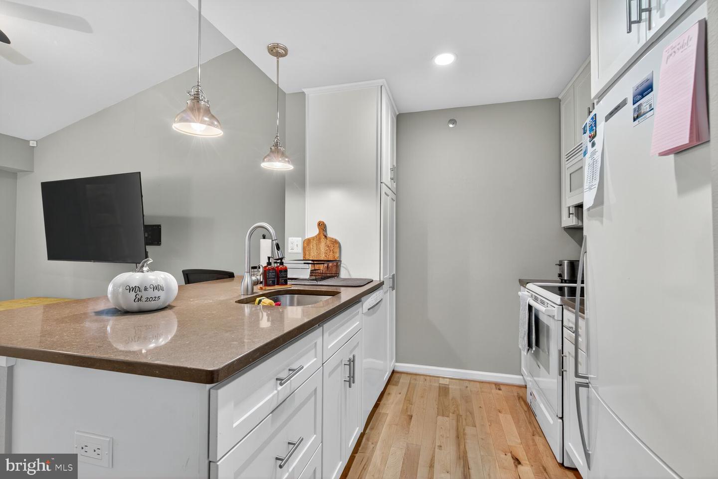 3307 WYNDHAM CIR #4165, ALEXANDRIA, Virginia 22302, 1 Bedroom Bedrooms, ,1 BathroomBathrooms,Residential,For sale,3307 WYNDHAM CIR #4165,VAAX2051868 MLS # VAAX2051868