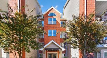 3307 WYNDHAM CIR #4165, ALEXANDRIA, Virginia 22302, 1 Bedroom Bedrooms, ,1 BathroomBathrooms,Residential,For sale,3307 WYNDHAM CIR #4165,VAAX2051868 MLS # VAAX2051868