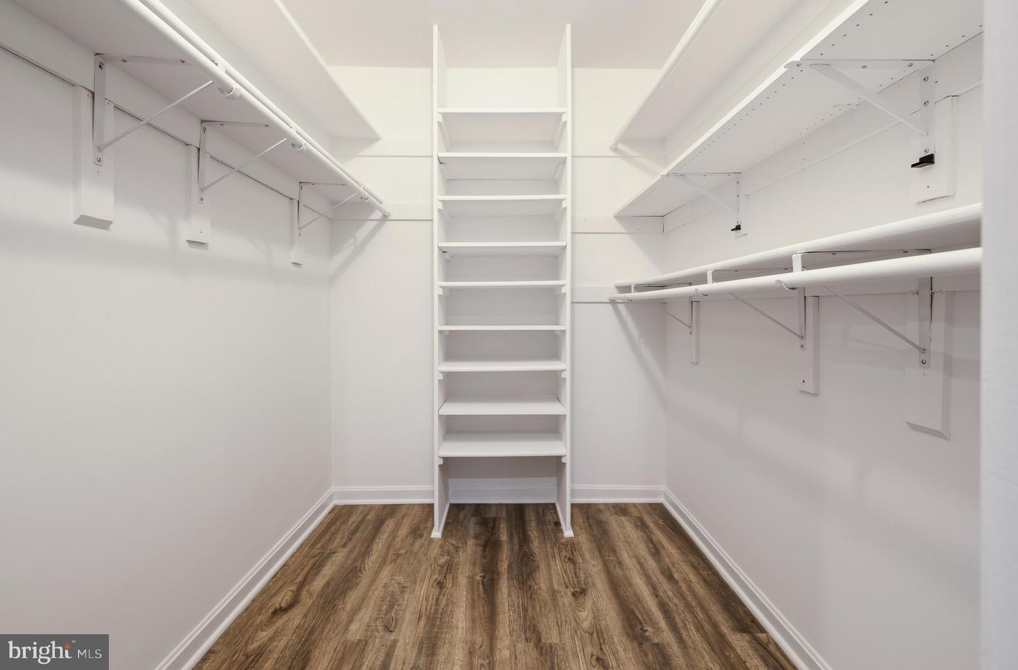 10195-A ASHBROOKE CT #109, OAKTON, Virginia 22124, 2 Bedrooms Bedrooms, ,2 BathroomsBathrooms,Residential,For sale,10195-A ASHBROOKE CT #109,VAFX2279456 MLS # VAFX2279456