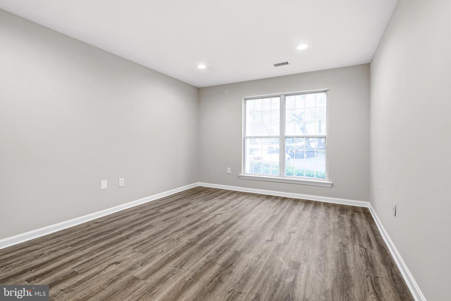 10195-A ASHBROOKE CT #109, OAKTON, Virginia 22124, 2 Bedrooms Bedrooms, ,2 BathroomsBathrooms,Residential,For sale,10195-A ASHBROOKE CT #109,VAFX2279456 MLS # VAFX2279456