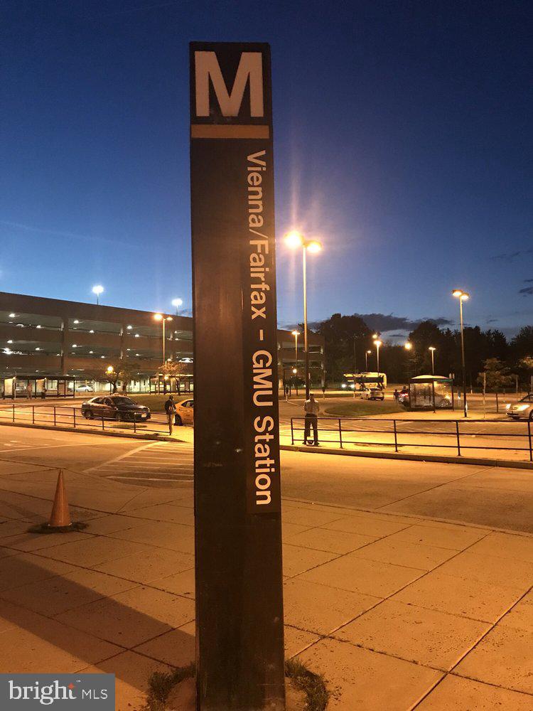 10195-A ASHBROOKE CT #109, OAKTON, Virginia 22124, 2 Bedrooms Bedrooms, ,2 BathroomsBathrooms,Residential,For sale,10195-A ASHBROOKE CT #109,VAFX2279456 MLS # VAFX2279456