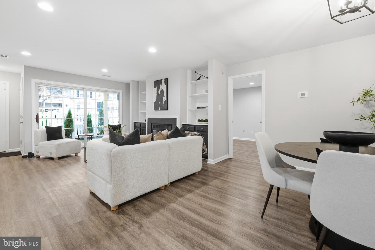 10195-A ASHBROOKE CT #109, OAKTON, Virginia 22124, 2 Bedrooms Bedrooms, ,2 BathroomsBathrooms,Residential,For sale,10195-A ASHBROOKE CT #109,VAFX2279456 MLS # VAFX2279456