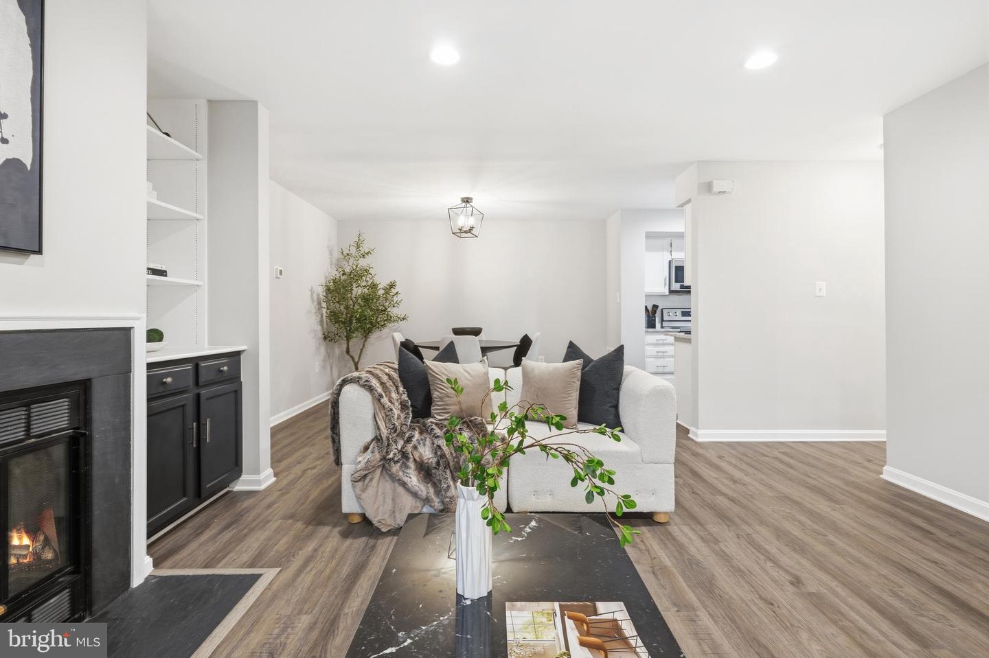 10195-A ASHBROOKE CT #109, OAKTON, Virginia 22124, 2 Bedrooms Bedrooms, ,2 BathroomsBathrooms,Residential,For sale,10195-A ASHBROOKE CT #109,VAFX2279456 MLS # VAFX2279456