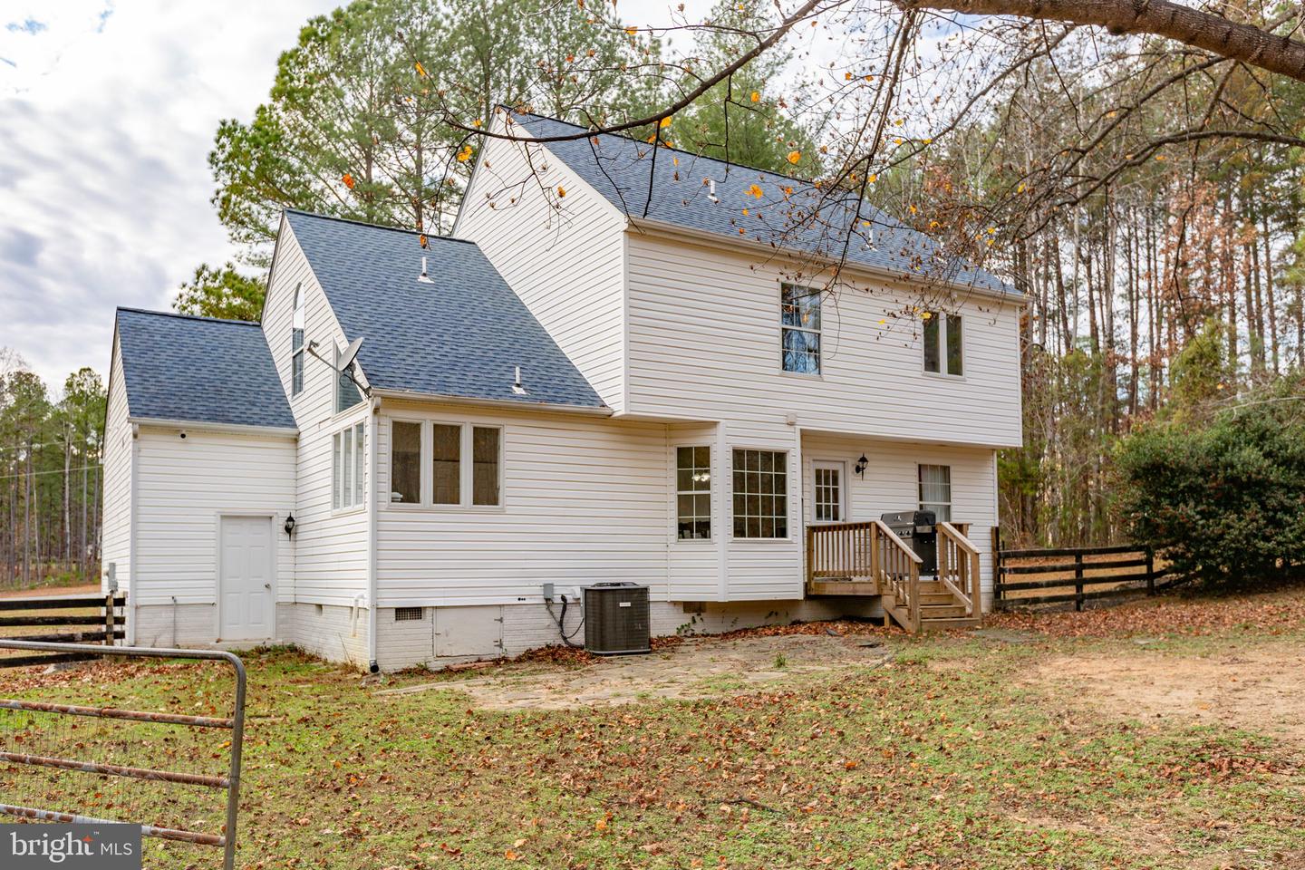 86 DEBBIE DR, FREDERICKSBURG, Virginia 22406, 5 Bedrooms Bedrooms, ,2 BathroomsBathrooms,Residential,For sale,86 DEBBIE DR,VAST2044282 MLS # VAST2044282