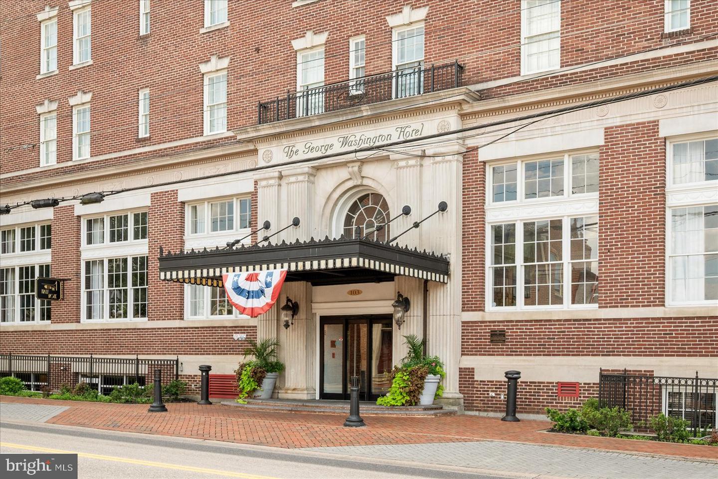 510 S WASHINGTON ST, WINCHESTER, Virginia 22601, 3 Bedrooms Bedrooms, ,1 BathroomBathrooms,Residential,For sale,510 S WASHINGTON ST,VAWI2009488 MLS # VAWI2009488 510 S WASHINGTON ST, WINCHESTER, Virginia 22601, 3 Bedrooms Bedrooms, ,1 BathroomBathrooms,Residential,For sale,510 S WASHINGTON ST,VAWI2009488 MLS # VAWI2009488