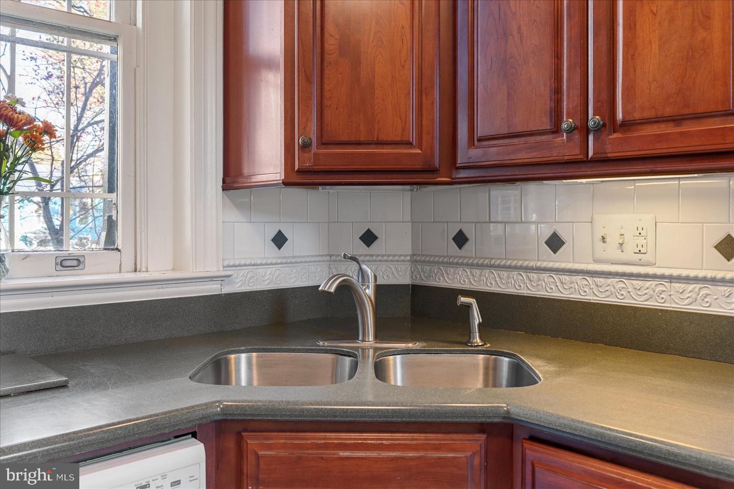 510 S WASHINGTON ST, WINCHESTER, Virginia 22601, 3 Bedrooms Bedrooms, ,1 BathroomBathrooms,Residential,For sale,510 S WASHINGTON ST,VAWI2009488 MLS # VAWI2009488 510 S WASHINGTON ST, WINCHESTER, Virginia 22601, 3 Bedrooms Bedrooms, ,1 BathroomBathrooms,Residential,For sale,510 S WASHINGTON ST,VAWI2009488 MLS # VAWI2009488