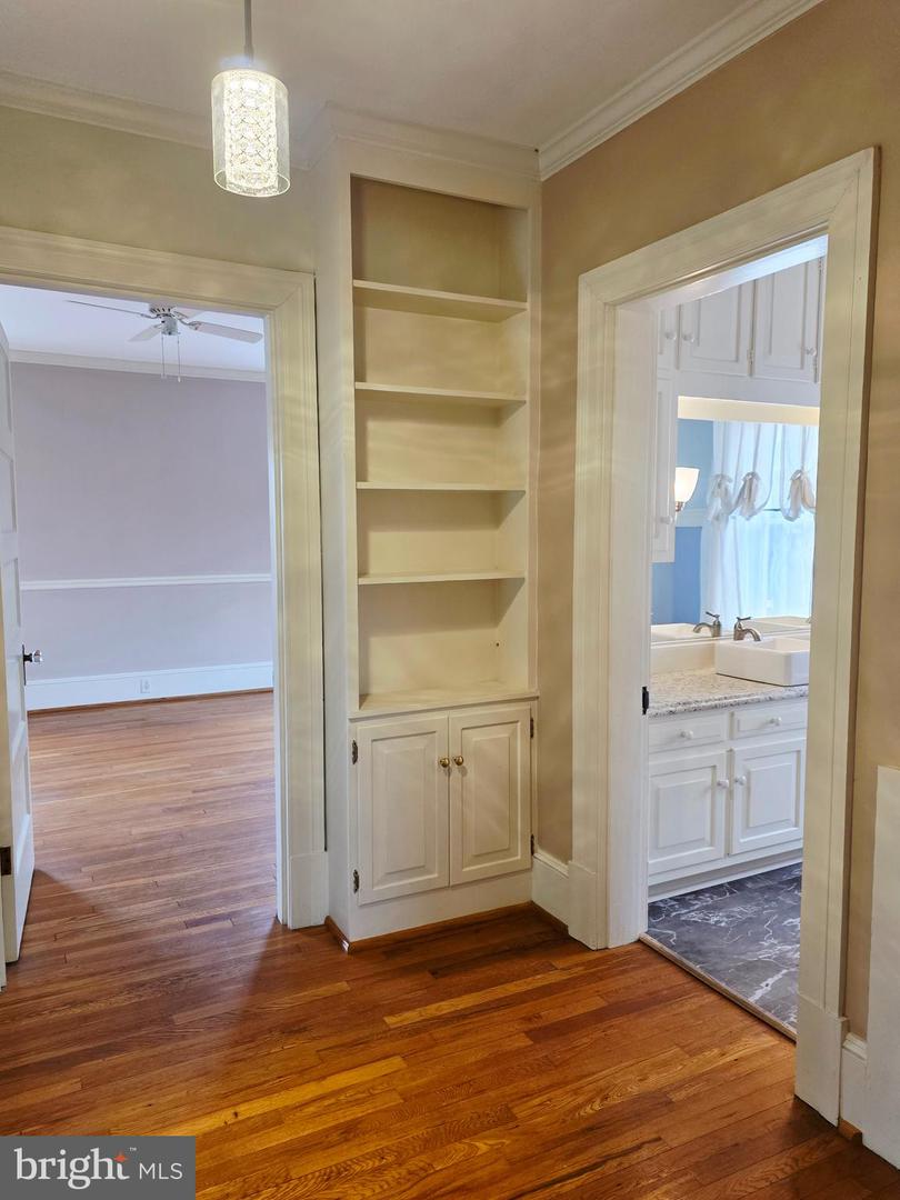 510 S WASHINGTON ST, WINCHESTER, Virginia 22601, 3 Bedrooms Bedrooms, ,1 BathroomBathrooms,Residential,For sale,510 S WASHINGTON ST,VAWI2009488 MLS # VAWI2009488 510 S WASHINGTON ST, WINCHESTER, Virginia 22601, 3 Bedrooms Bedrooms, ,1 BathroomBathrooms,Residential,For sale,510 S WASHINGTON ST,VAWI2009488 MLS # VAWI2009488