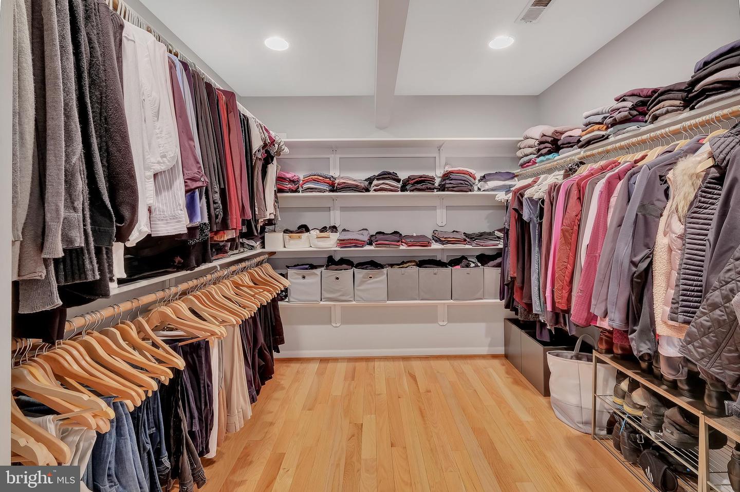 7414 SILENT WILLOW CT, MANASSAS, Virginia 20112, 5 Bedrooms Bedrooms, ,5 BathroomsBathrooms,Residential,For sale,7414 SILENT WILLOW CT,VAPW2107928 MLS # VAPW2107928