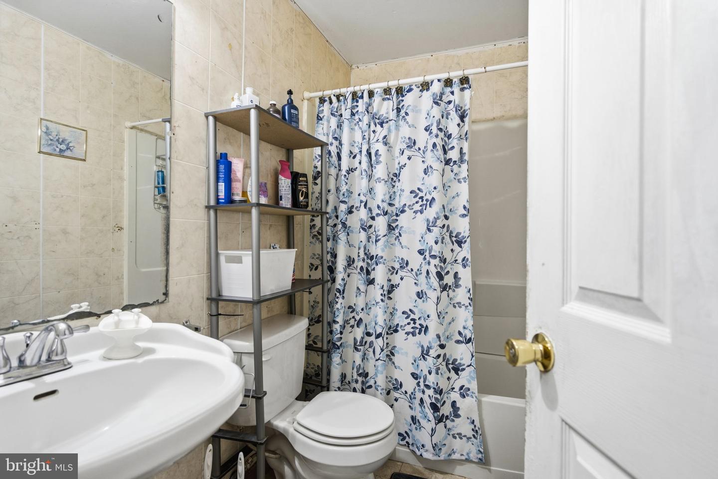 728 GREEN ST, WINCHESTER, Virginia 22601, 4 Bedrooms Bedrooms, ,1 BathroomBathrooms,Residential,For sale,728 GREEN ST,VAWI2009490 MLS # VAWI2009490