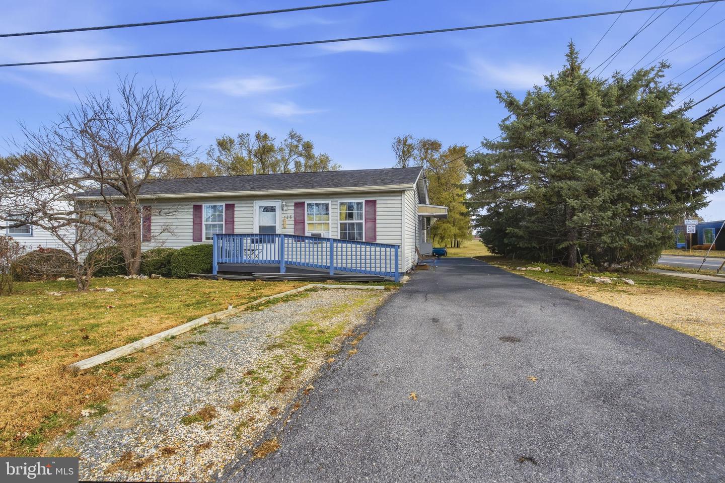 728 GREEN ST, WINCHESTER, Virginia 22601, 4 Bedrooms Bedrooms, ,1 BathroomBathrooms,Residential,For sale,728 GREEN ST,VAWI2009490 MLS # VAWI2009490