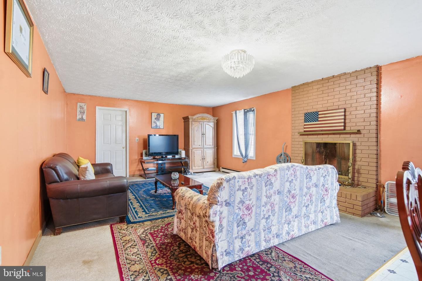 728 GREEN ST, WINCHESTER, Virginia 22601, 4 Bedrooms Bedrooms, ,1 BathroomBathrooms,Residential,For sale,728 GREEN ST,VAWI2009490 MLS # VAWI2009490