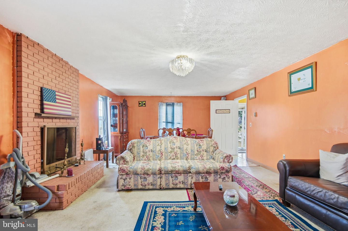 728 GREEN ST, WINCHESTER, Virginia 22601, 4 Bedrooms Bedrooms, ,1 BathroomBathrooms,Residential,For sale,728 GREEN ST,VAWI2009490 MLS # VAWI2009490