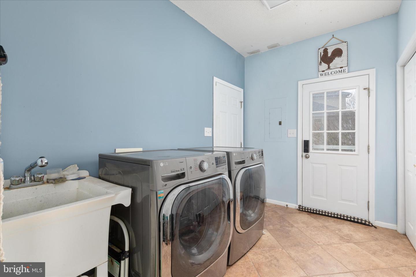 608 KERNSTOWN CT, WINCHESTER, Virginia 22601, 4 Bedrooms Bedrooms, ,3 BathroomsBathrooms,Residential,For sale,608 KERNSTOWN CT,VAWI2009492 MLS # VAWI2009492