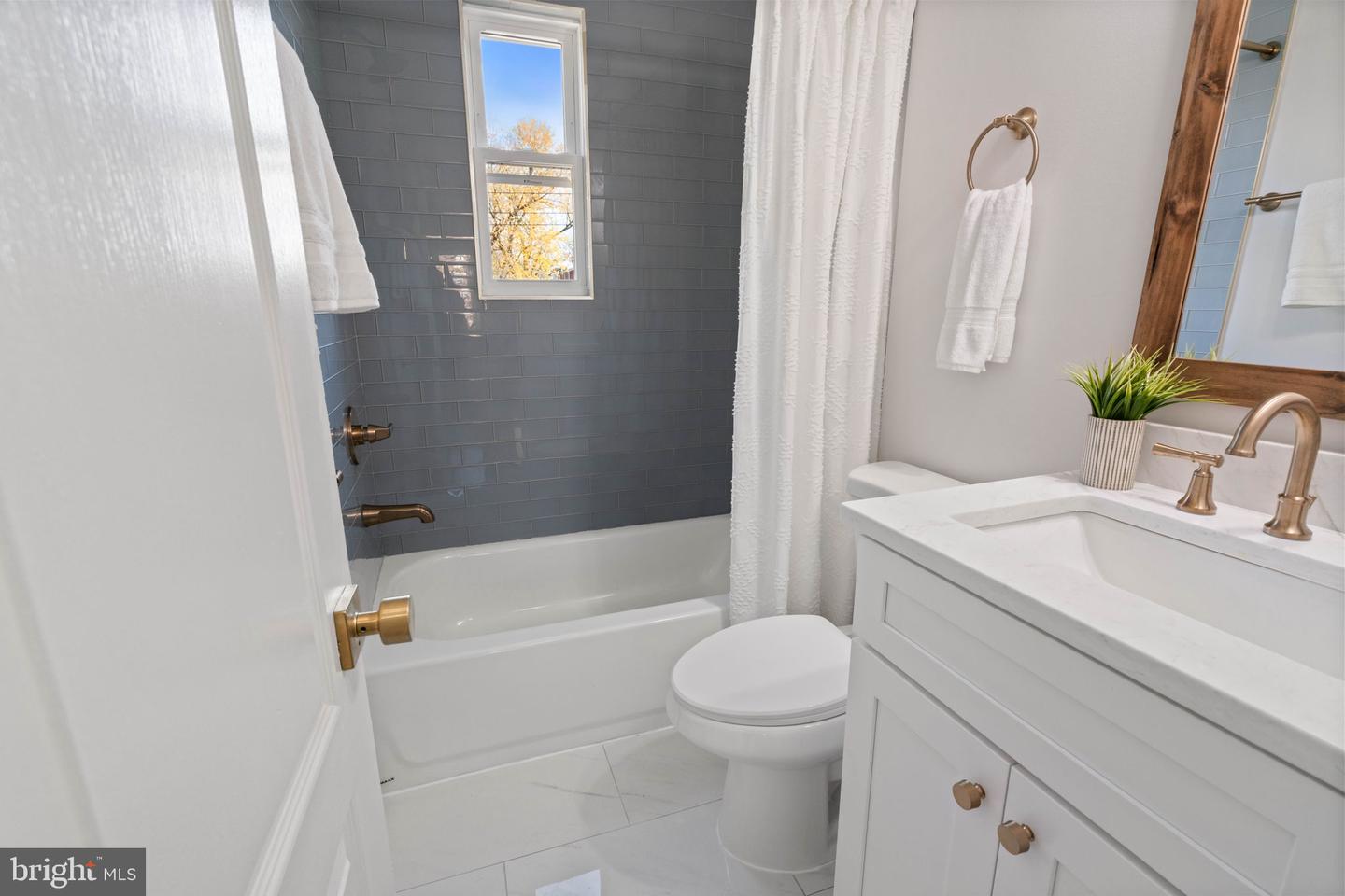 3013 MANNING ST, ALEXANDRIA, Virginia 22305, 2 Bedrooms Bedrooms, ,2 BathroomsBathrooms,Residential,For sale,3013 MANNING ST,VAAX2051902 MLS # VAAX2051902