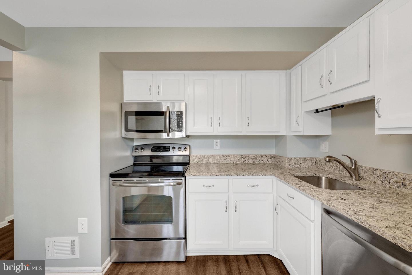 30 QUINCY CT, STERLING, Virginia 20165, 2 Bedrooms Bedrooms, ,2 BathroomsBathrooms,Residential,For sale,30 QUINCY CT,VALO2111326 MLS # VALO2111326