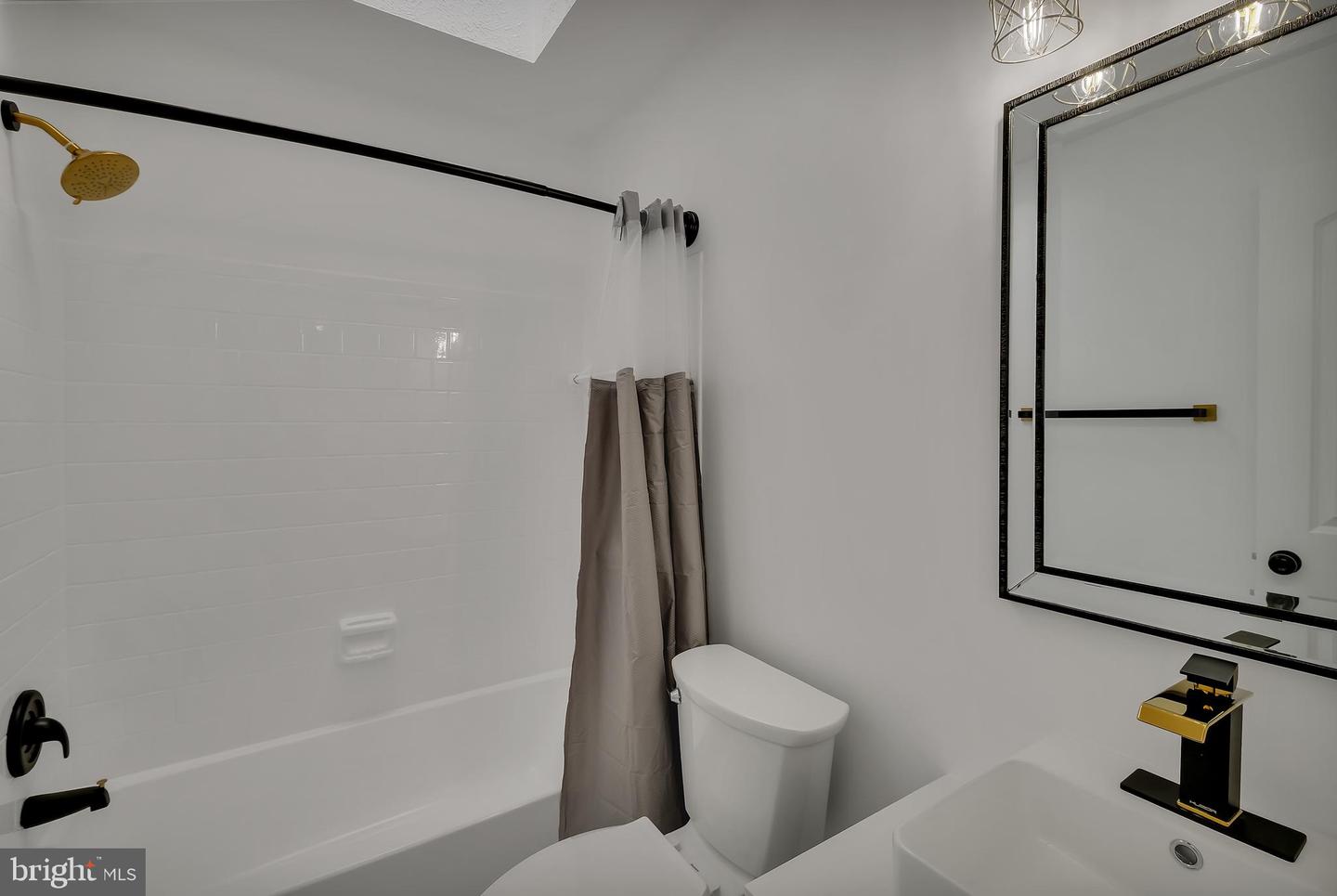 11972 HOLLY VIEW DR, WOODBRIDGE, Virginia 22192, 4 Bedrooms Bedrooms, ,3 BathroomsBathrooms,Residential,For sale,11972 HOLLY VIEW DR,VAPW2107982 MLS # VAPW2107982