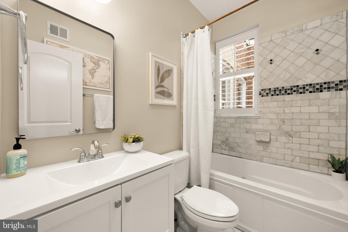 1813 KILBOURNE PL NW, WASHINGTON, District Of Columbia 20010, 5 Bedrooms Bedrooms, ,3 BathroomsBathrooms,Residential,For sale,1813 KILBOURNE PL NW,DCDC2232324 MLS # DCDC2232324 1813 KILBOURNE PL NW, WASHINGTON, District Of Columbia 20010, 5 Bedrooms Bedrooms, ,3 BathroomsBathrooms,Residential,For sale,1813 KILBOURNE PL NW,DCDC2232324 MLS # DCDC2232324