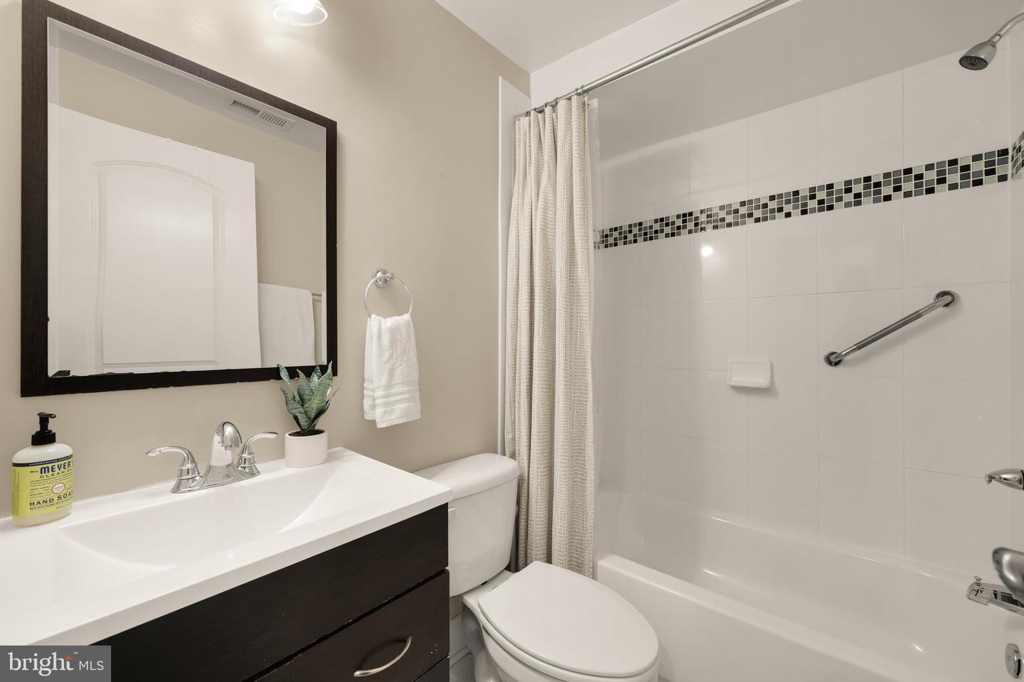 1813 KILBOURNE PL NW, WASHINGTON, District Of Columbia 20010, 5 Bedrooms Bedrooms, ,3 BathroomsBathrooms,Residential,For sale,1813 KILBOURNE PL NW,DCDC2232324 MLS # DCDC2232324 1813 KILBOURNE PL NW, WASHINGTON, District Of Columbia 20010, 5 Bedrooms Bedrooms, ,3 BathroomsBathrooms,Residential,For sale,1813 KILBOURNE PL NW,DCDC2232324 MLS # DCDC2232324