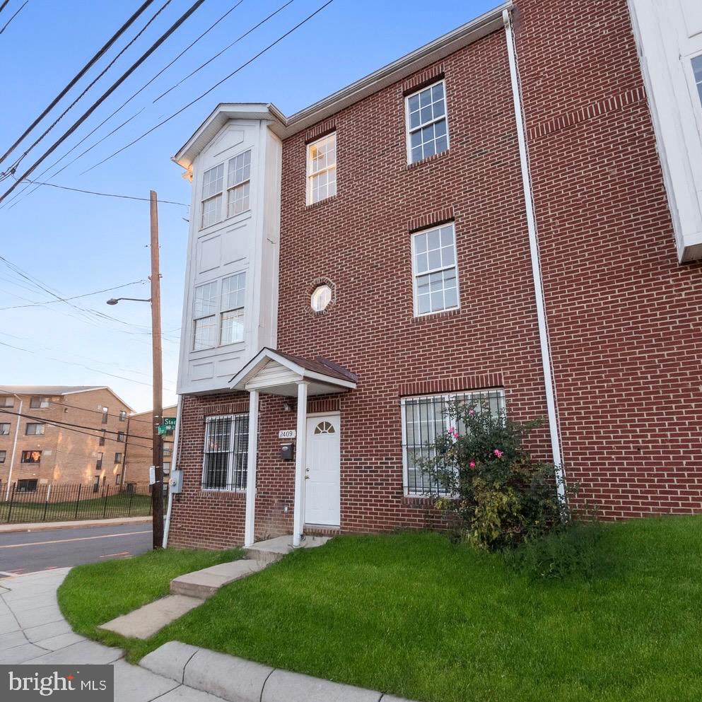 2409 BRYAN PL SE, WASHINGTON, District Of Columbia 20020, 5 Bedrooms Bedrooms, 9 Rooms Rooms,3 BathroomsBathrooms,Residential,For sale,2409 BRYAN PL SE,DCDC2232340 MLS # DCDC2232340