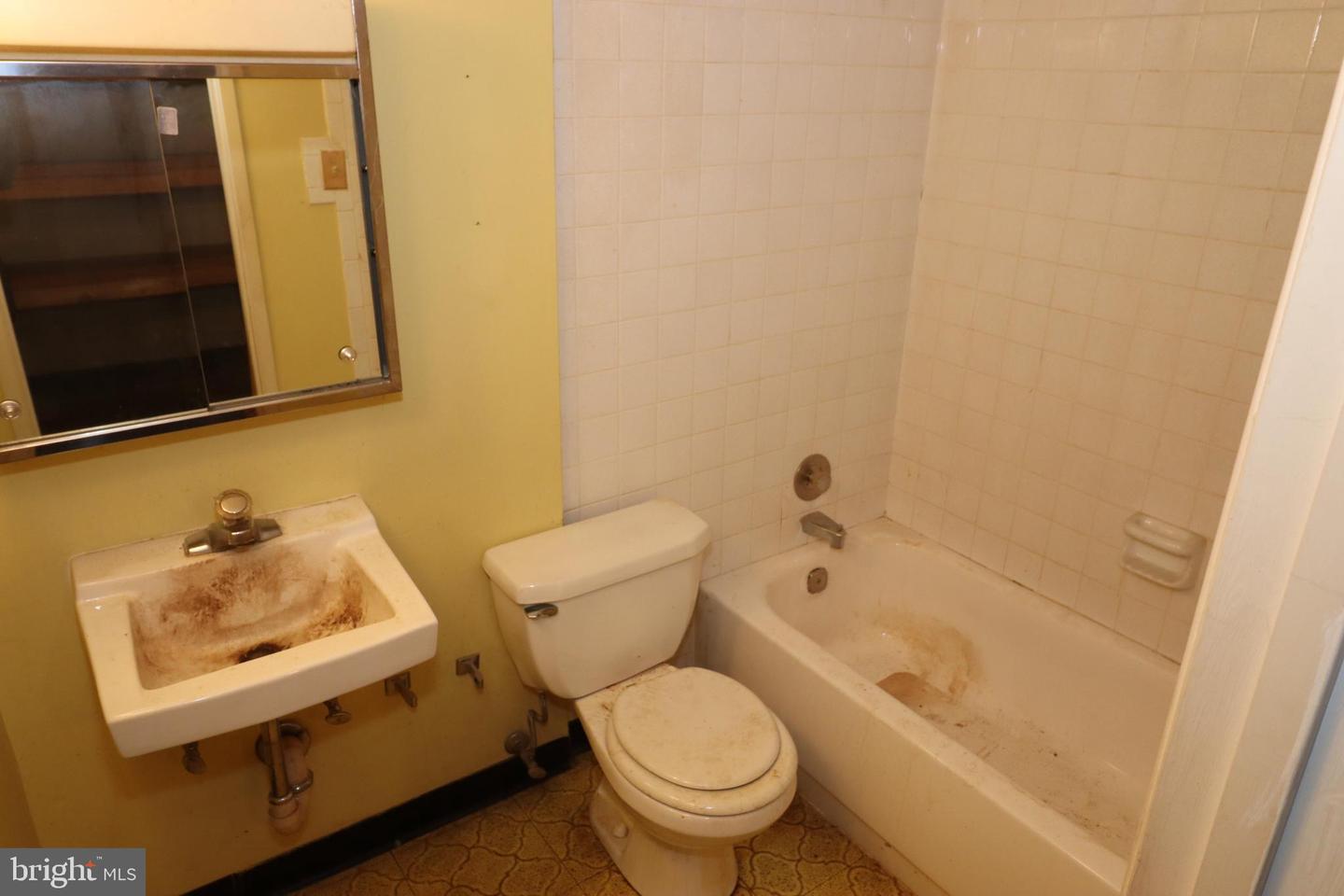 7502 AMBERVIEW LN, WARRENTON, Virginia 20186, 3 Bedrooms Bedrooms, ,3 BathroomsBathrooms,Residential,For sale,7502 AMBERVIEW LN,VAFQ2019708 MLS # VAFQ2019708