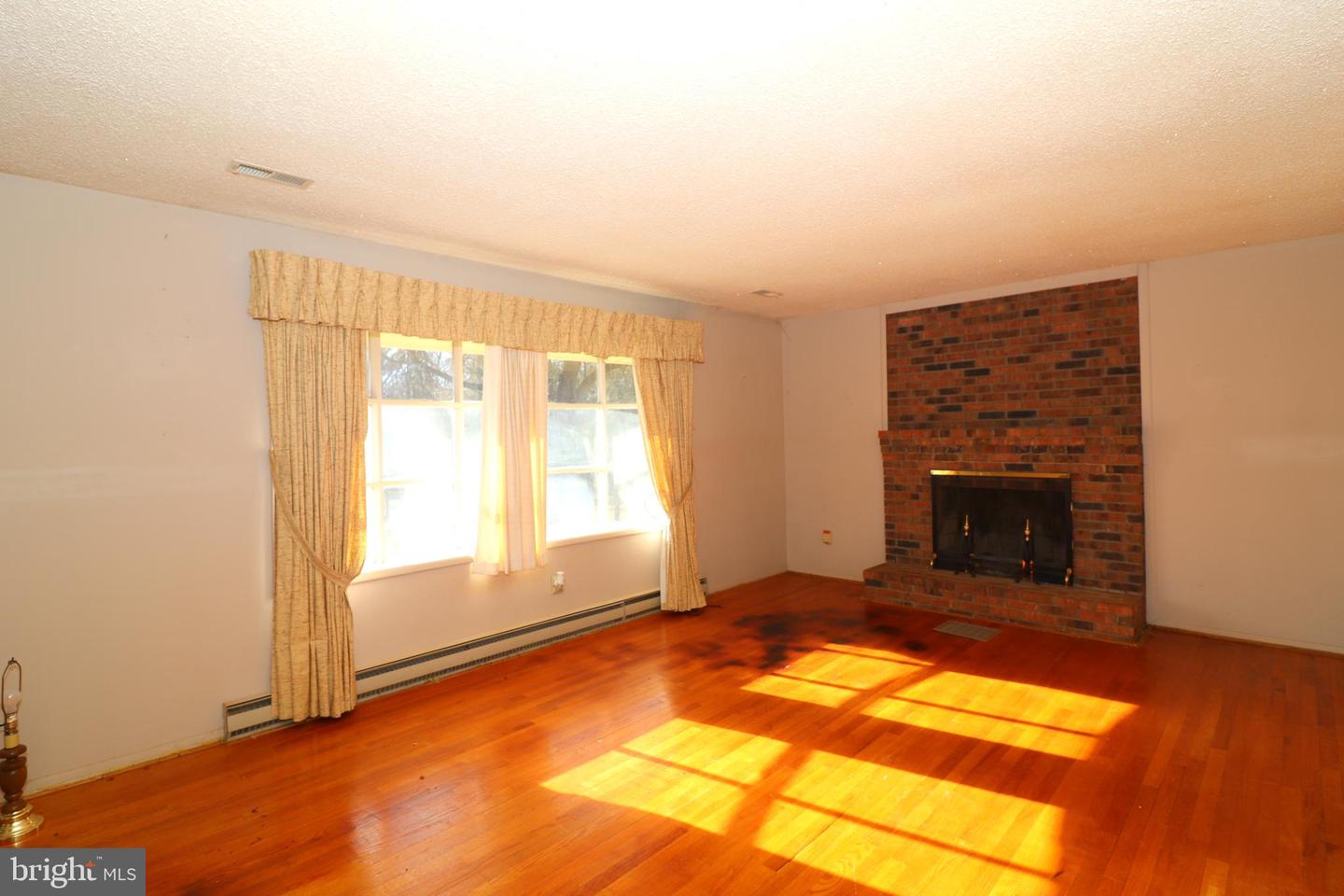 7502 AMBERVIEW LN, WARRENTON, Virginia 20186, 3 Bedrooms Bedrooms, ,3 BathroomsBathrooms,Residential,For sale,7502 AMBERVIEW LN,VAFQ2019708 MLS # VAFQ2019708