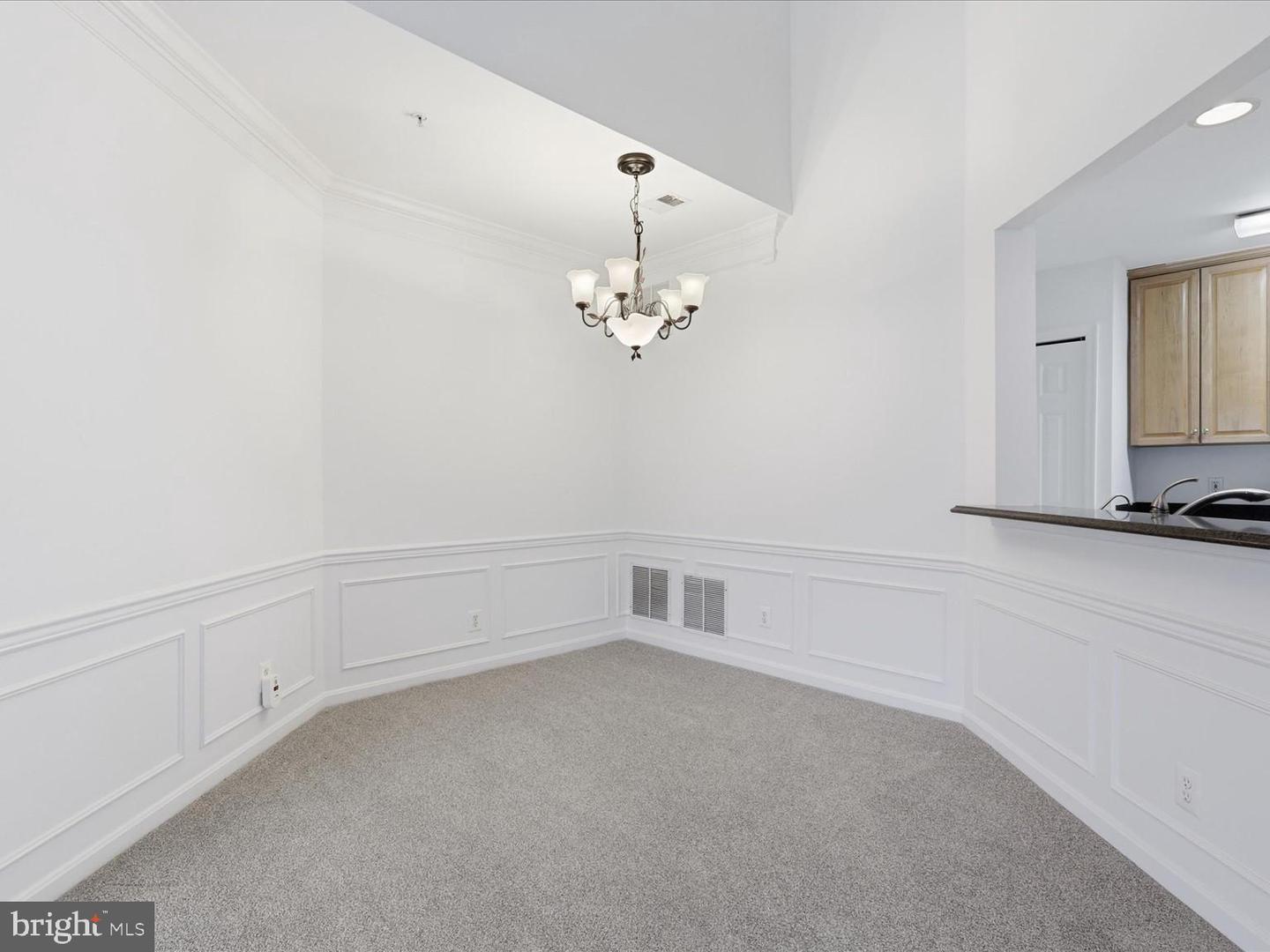 21855 LOCOMOTIVE TER #300, STERLING, Virginia 20166, 2 Bedrooms Bedrooms, 5 Rooms Rooms,2 BathroomsBathrooms,Residential,For sale,21855 LOCOMOTIVE TER #300,VALO2111344 MLS # VALO2111344