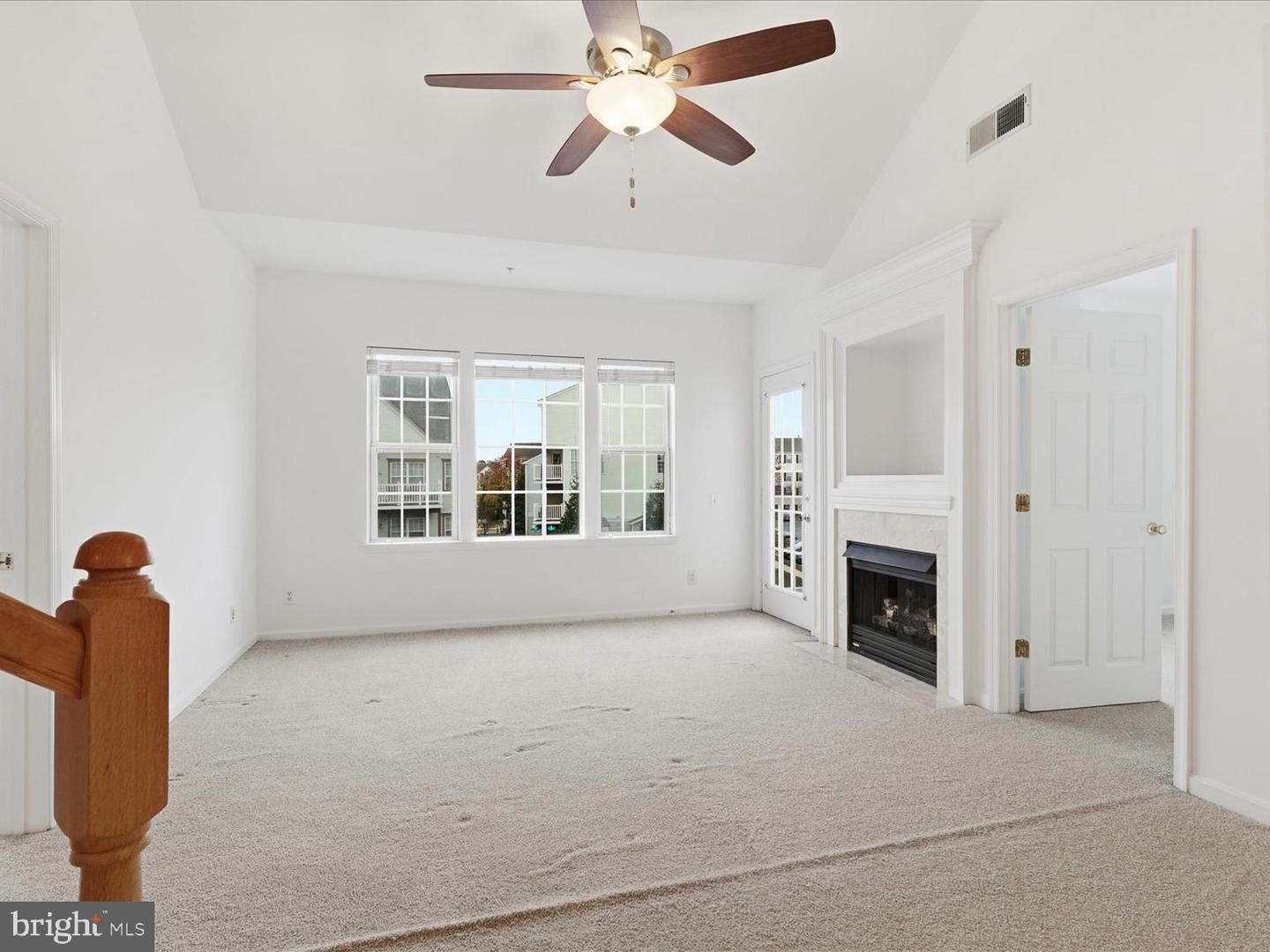 21855 LOCOMOTIVE TER #300, STERLING, Virginia 20166, 2 Bedrooms Bedrooms, 5 Rooms Rooms,2 BathroomsBathrooms,Residential,For sale,21855 LOCOMOTIVE TER #300,VALO2111344 MLS # VALO2111344