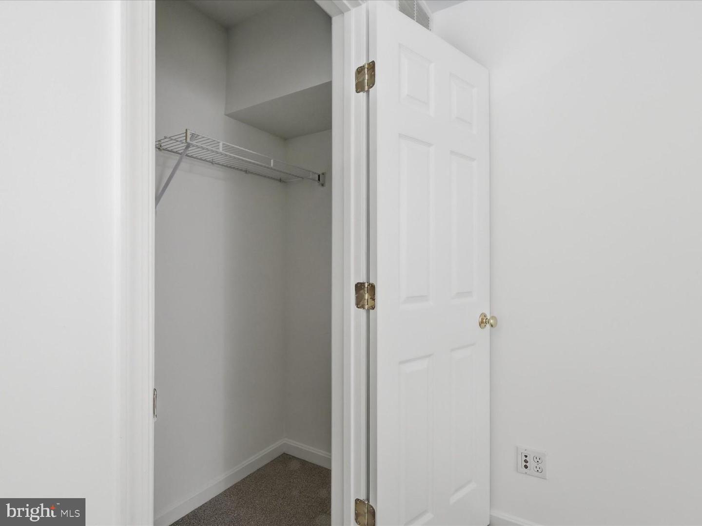 21855 LOCOMOTIVE TER #300, STERLING, Virginia 20166, 2 Bedrooms Bedrooms, 5 Rooms Rooms,2 BathroomsBathrooms,Residential,For sale,21855 LOCOMOTIVE TER #300,VALO2111344 MLS # VALO2111344